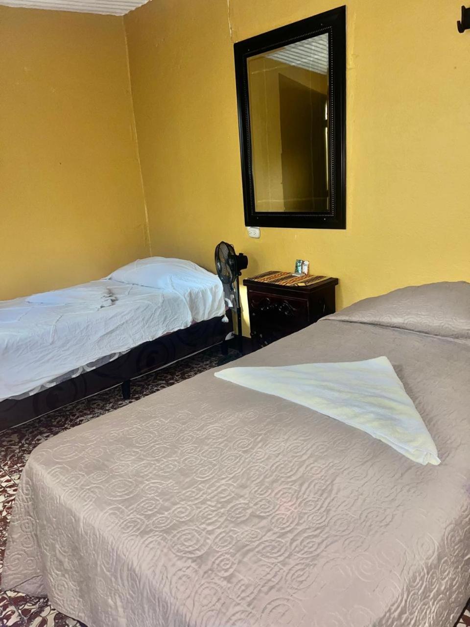 Hotel Alma Maya Antigua Dış mekan fotoğraf